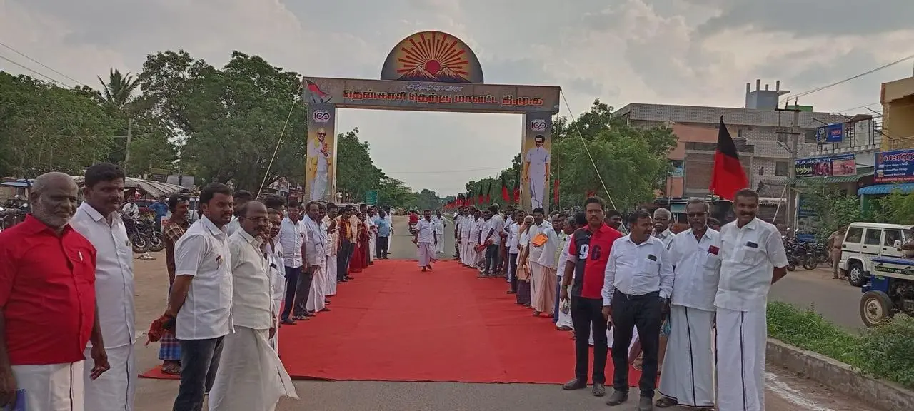Large-scale public participation in the youth wing bike rally